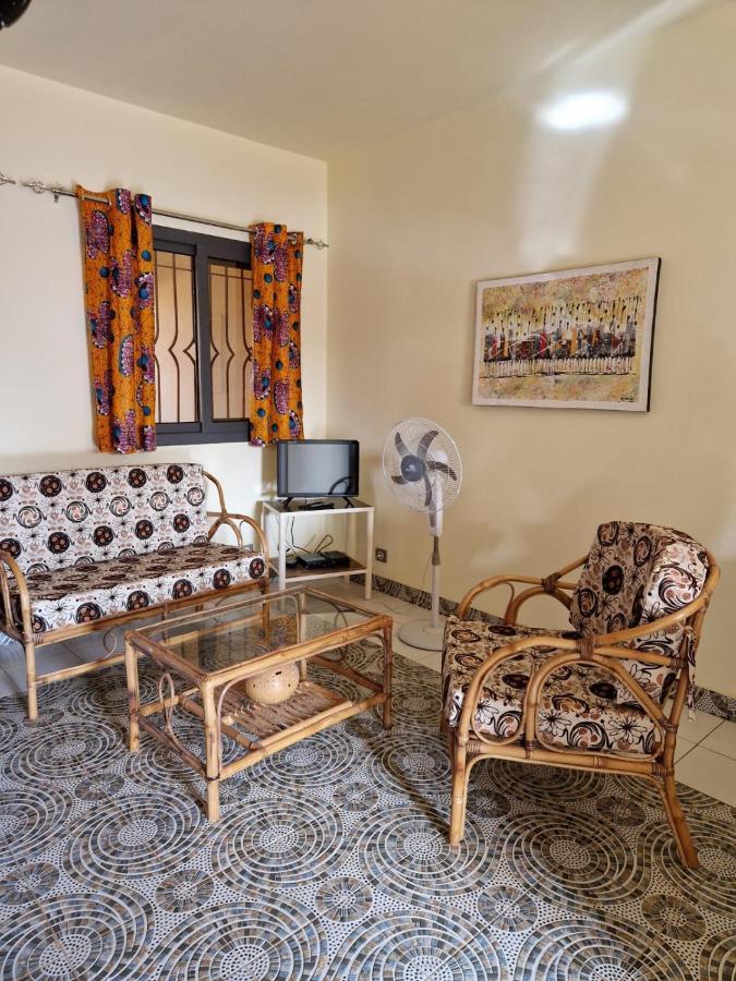 Dekk Jamm, Ou L'On Trouve La Paix Hotel Toubab Dialao Bagian luar foto